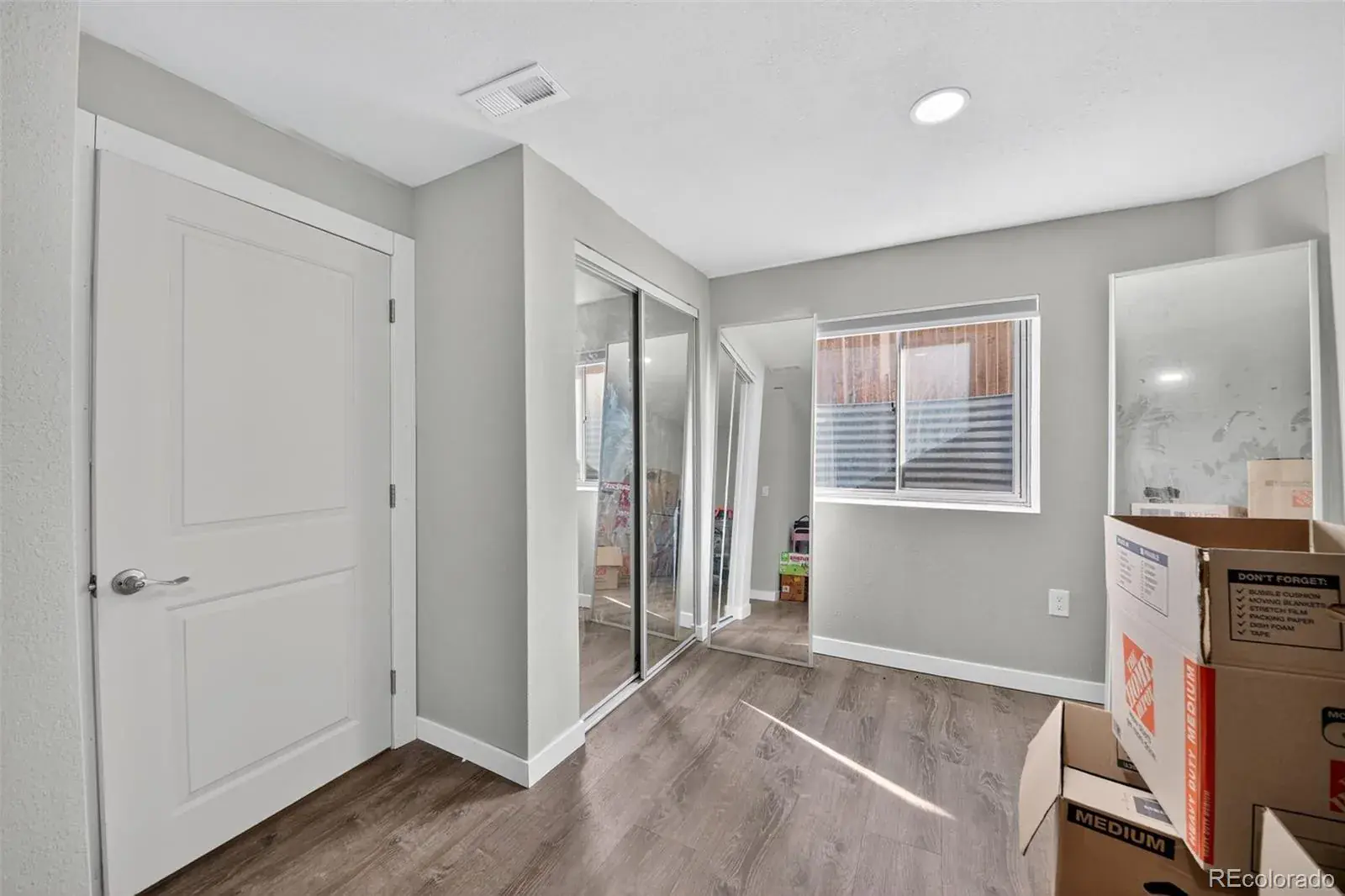 8274 S Ogden Circle Littleton CO 80122 | MLS #REC2245279 11102025220540 1600 18
