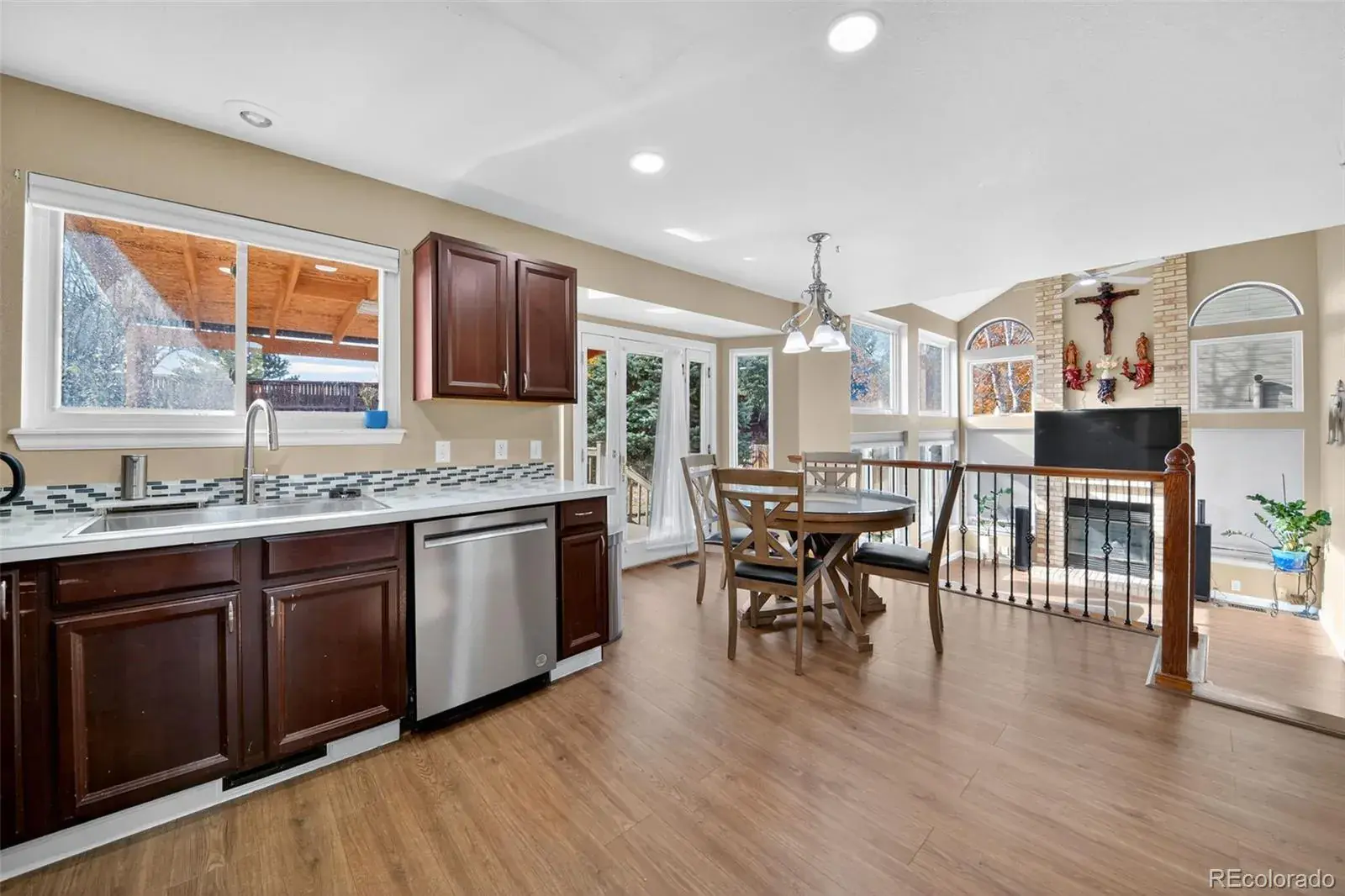 8274 S Ogden Circle Littleton CO 80122 | MLS #REC2245279 11102025220540 1600 5