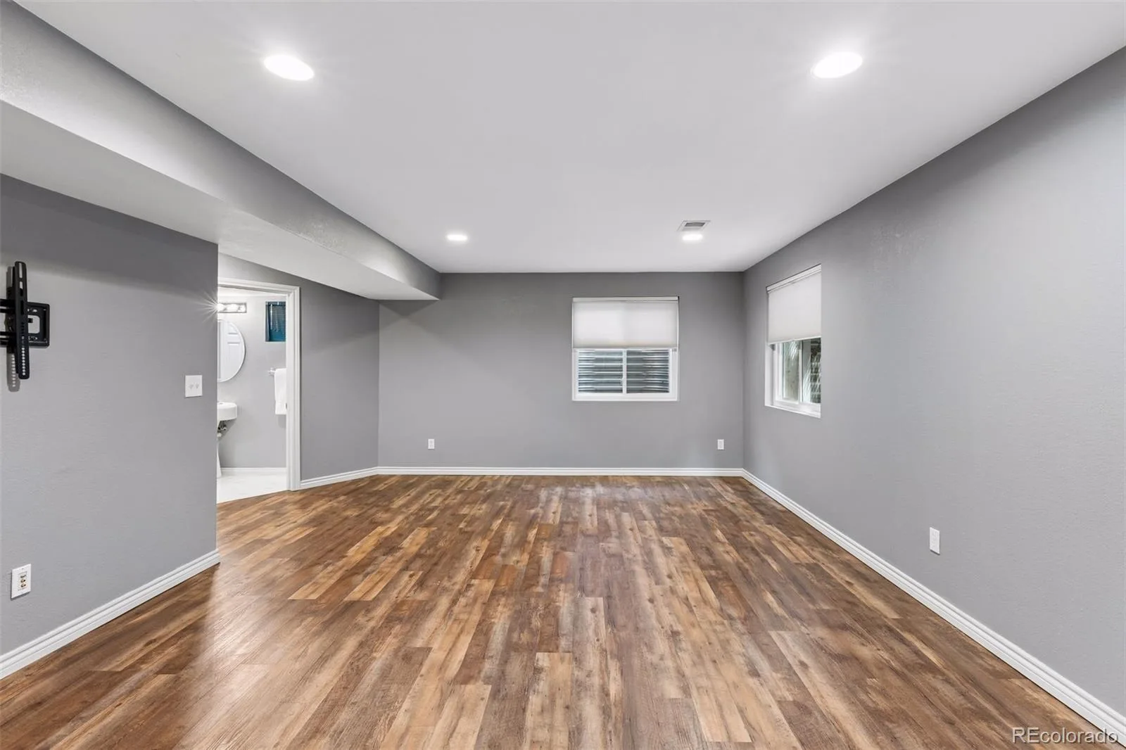 2952 Clairton Drive Littleton CO 80126 MLS #REC2247739 06192026035333 1600 37