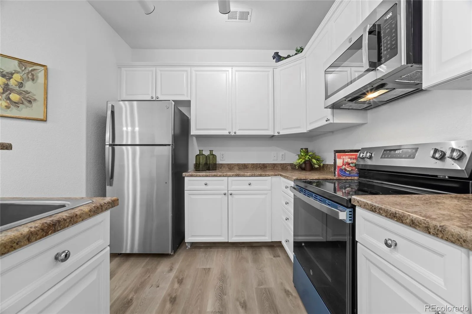 2210 S Vaughn Way #101 Aurora CO 80014 | MLS #REC2251831 08122026042451 1600 13