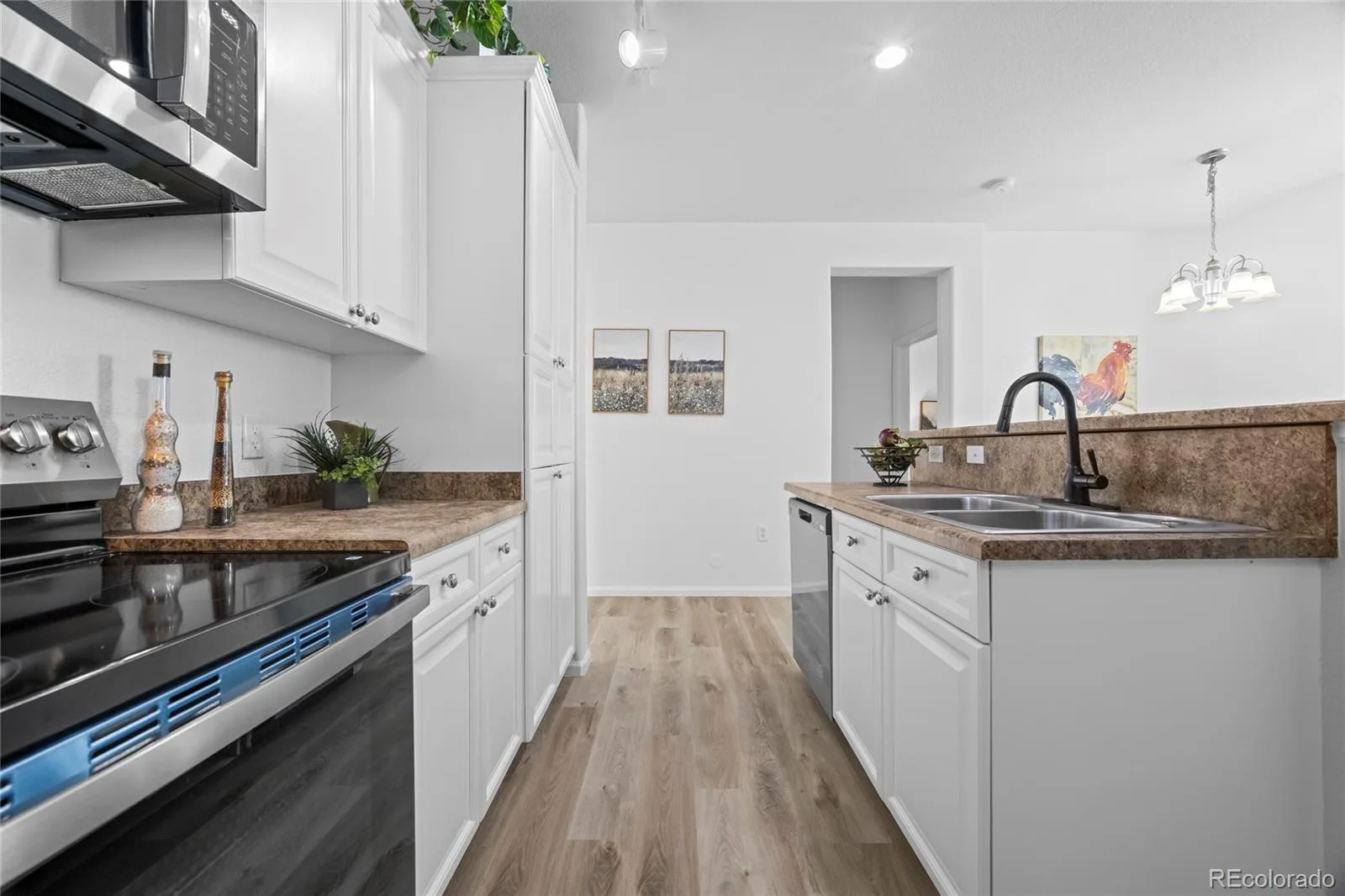 2210 S Vaughn Way #101 Aurora CO 80014 | MLS #REC2251831 08122026042451 1600 14