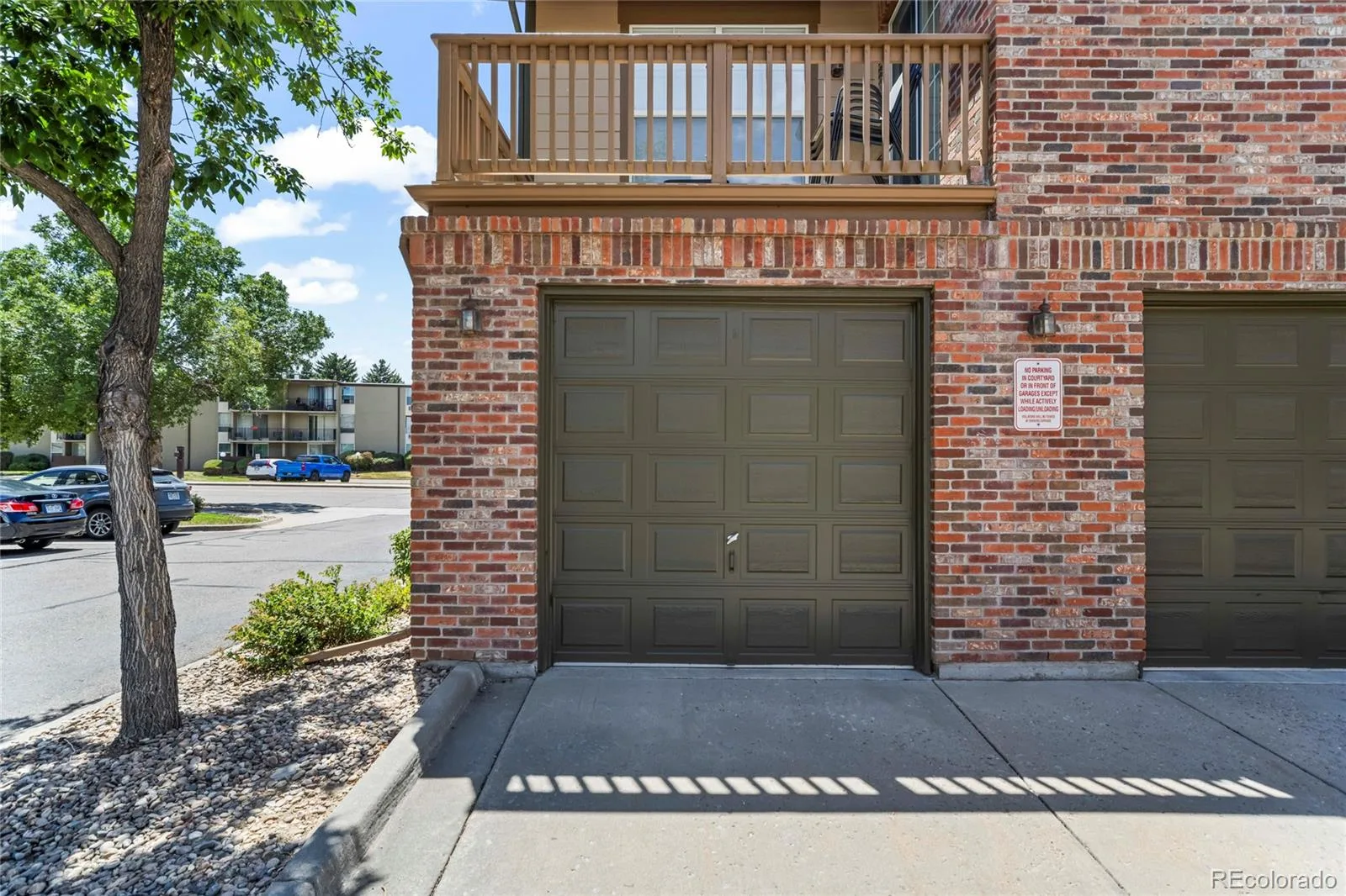2210 S Vaughn Way #101 Aurora CO 80014 | MLS #REC2251831 08122026042451 1600 33