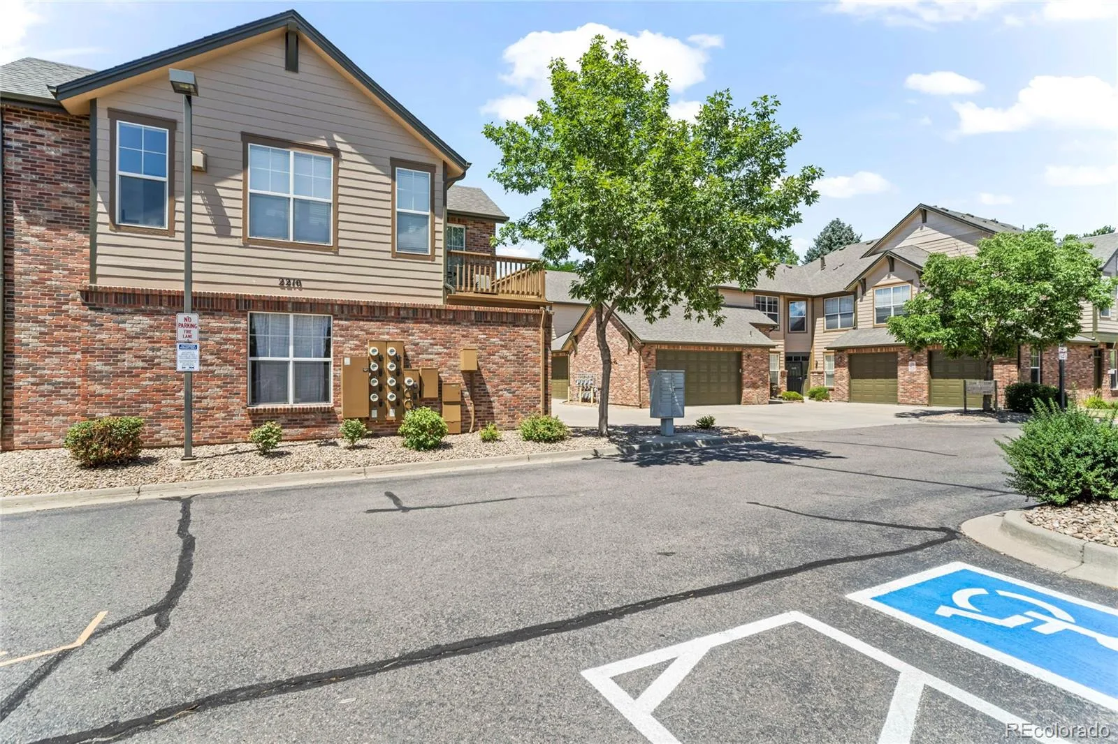 2210 S Vaughn Way #101 Aurora CO 80014 | MLS #REC2251831 08122026042451 1600 40
