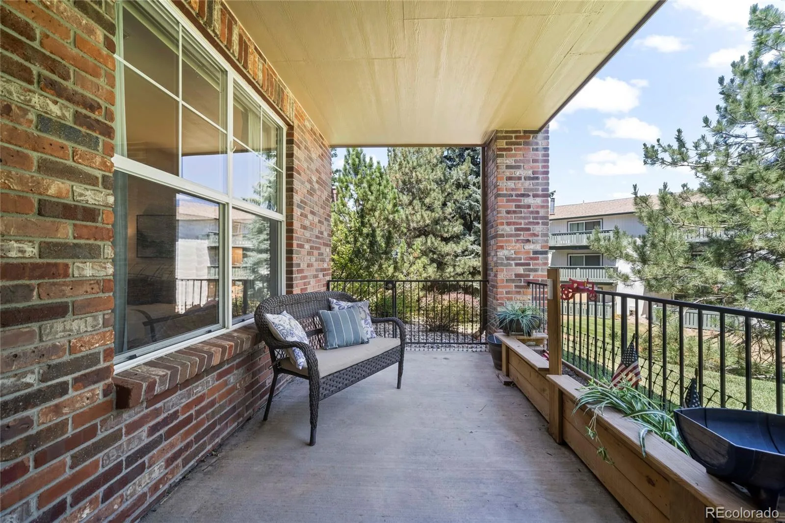 2210 S Vaughn Way #101 Aurora CO 80014 | MLS #REC2251831 08122026042451 1600 6