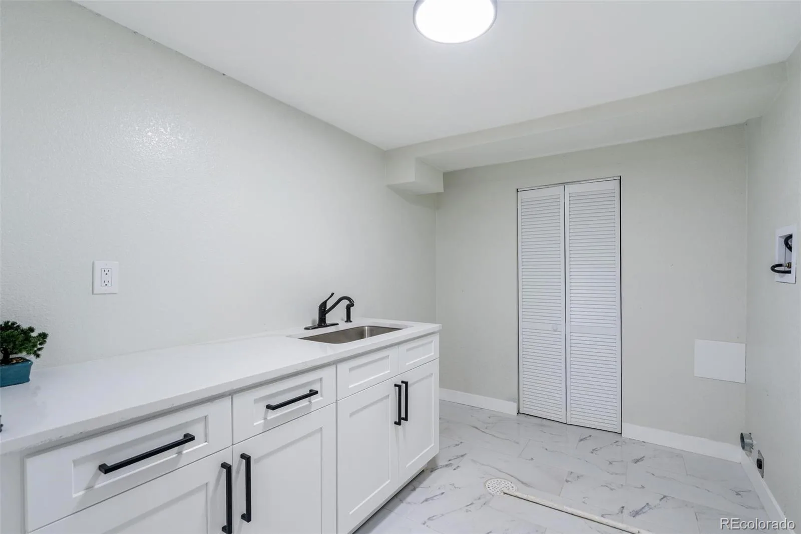 562 Lima Street Aurora CO 80010 MLS #REC2258129 07052026111229 1600 20