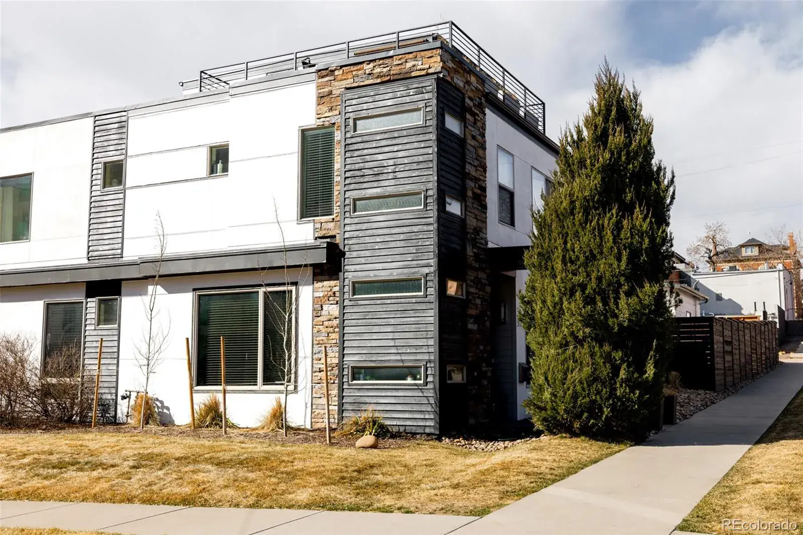 03042026200027 1600 0