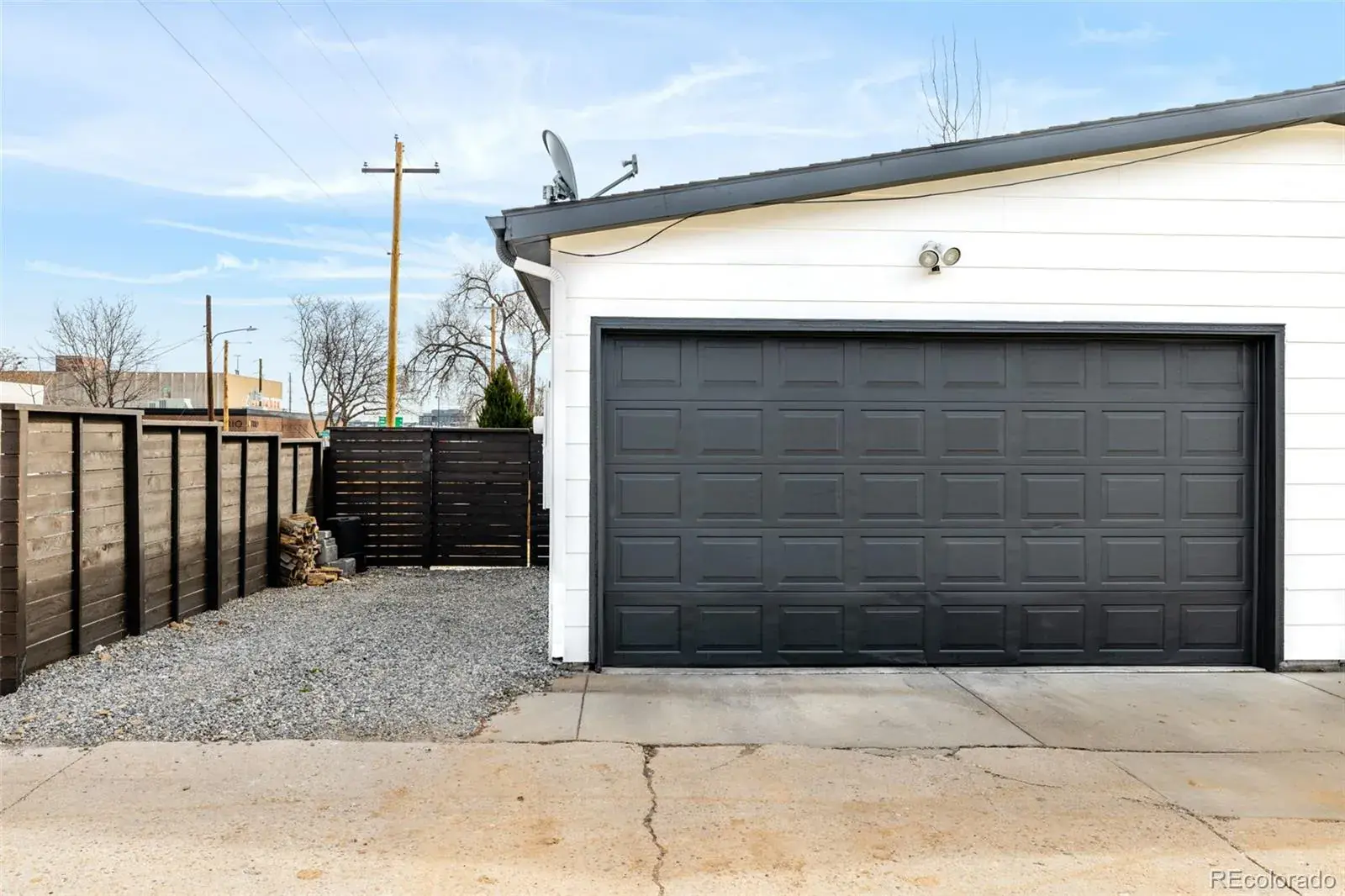 03042026200027 1600 40