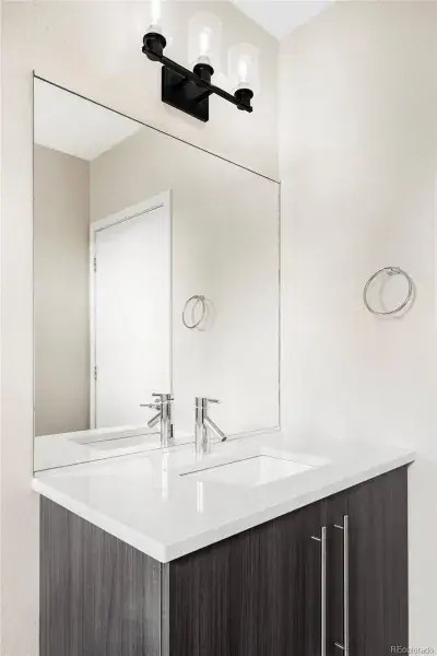 03042026200027 800 20