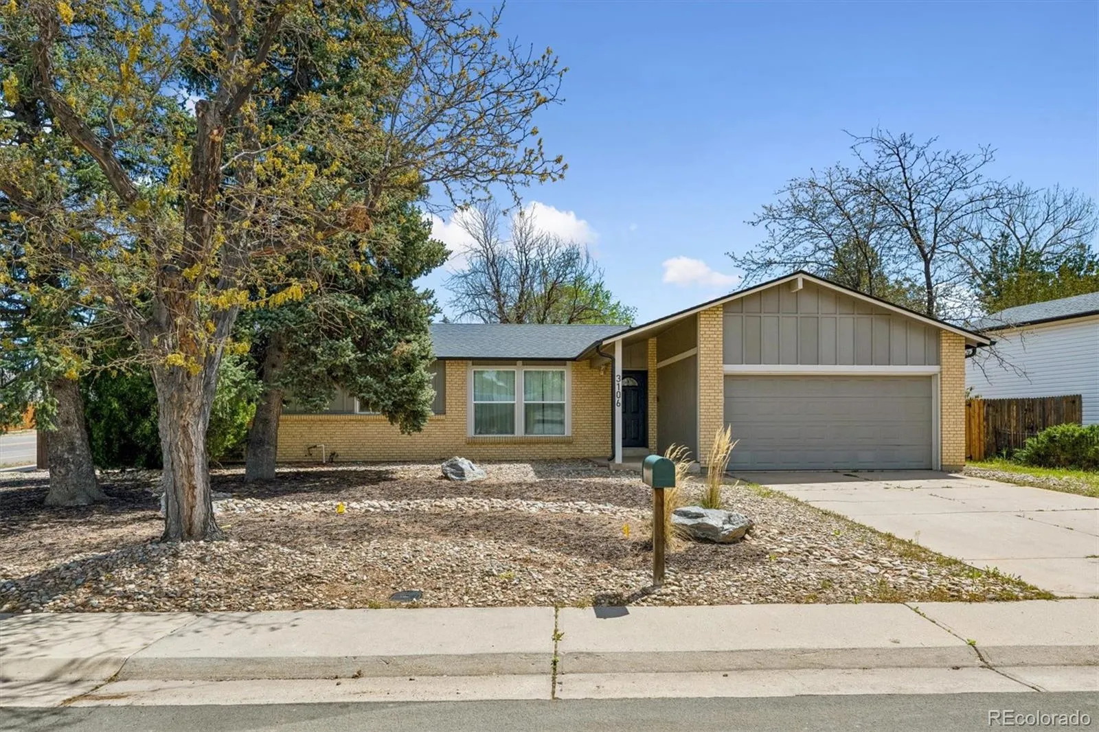 3106 S Olathe Way Aurora CO 80013 MLS #REC2259529 04232026155434 1600 1