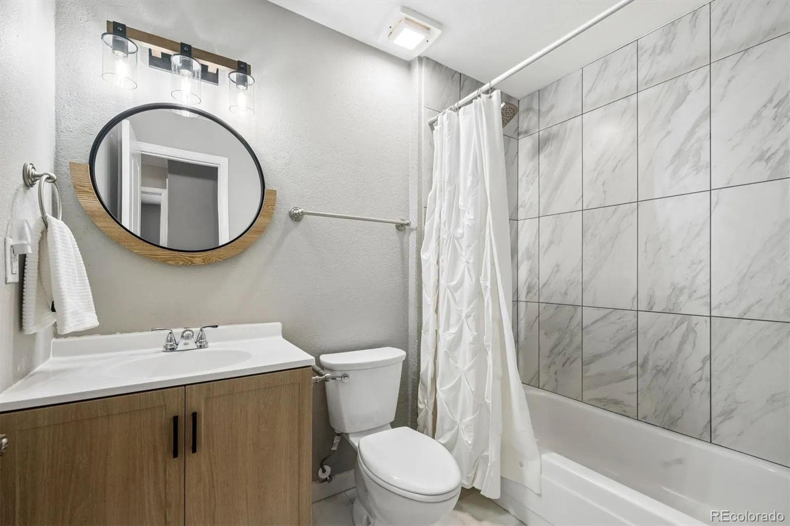 3106 S Olathe Way Aurora CO 80013 MLS #REC2259529 04232026155434 1600 15