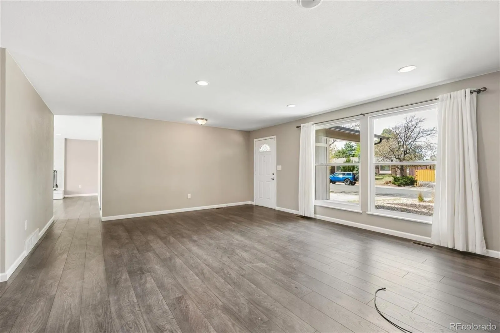 3106 S Olathe Way Aurora CO 80013 MLS #REC2259529 04232026155434 1600 3