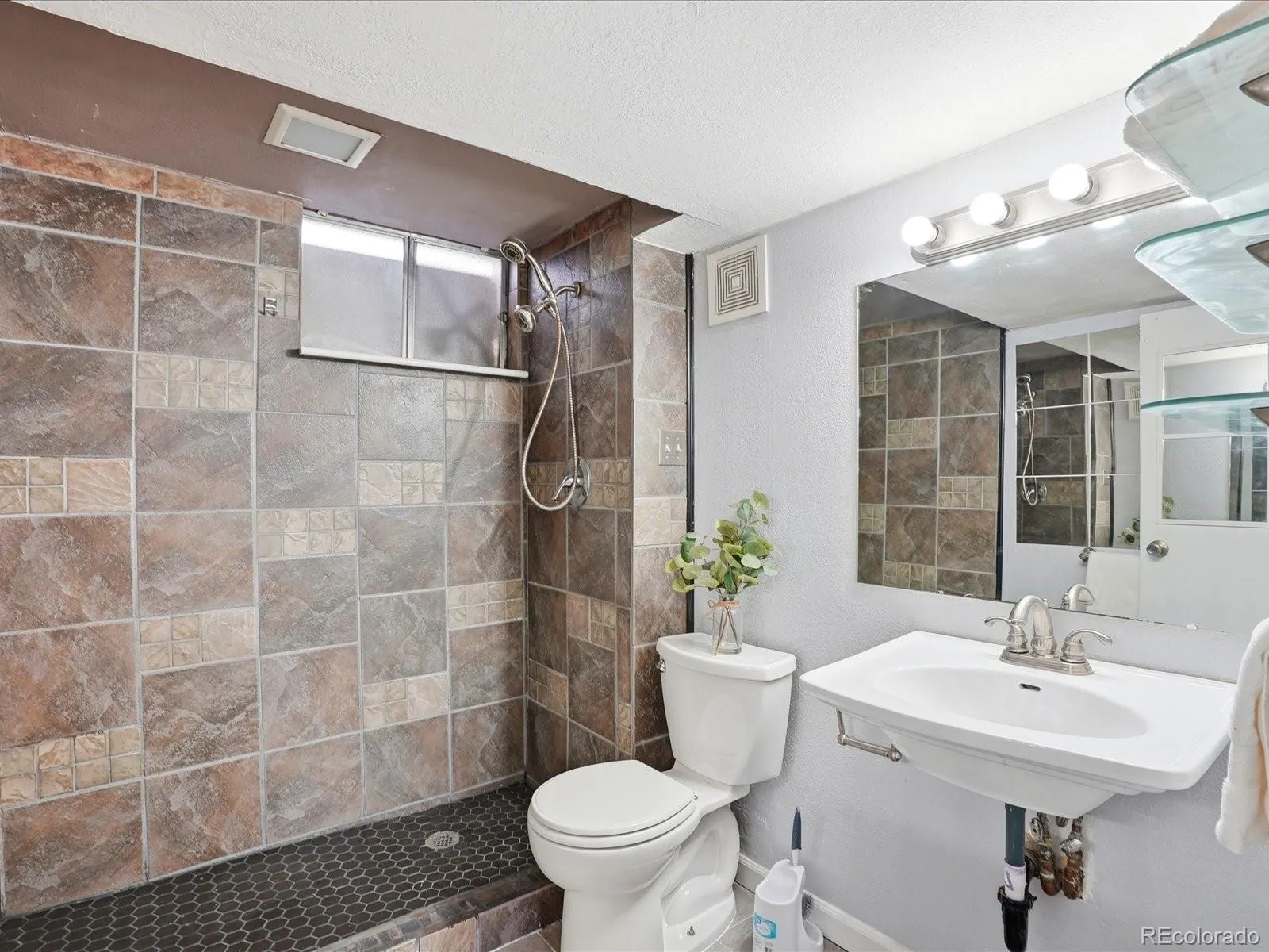 04142026193627 1600 29