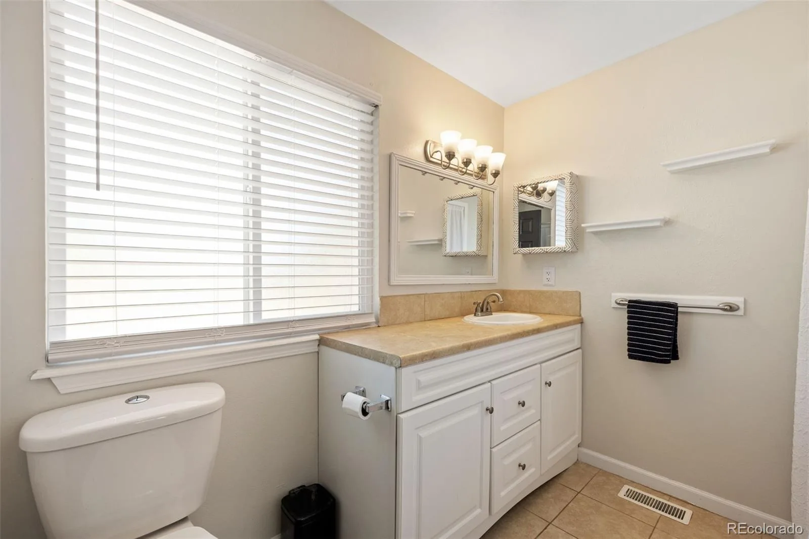 4627 S Pagosa Way Aurora CO 80015 | MLS #REC2263038 08272026212903 1600 18