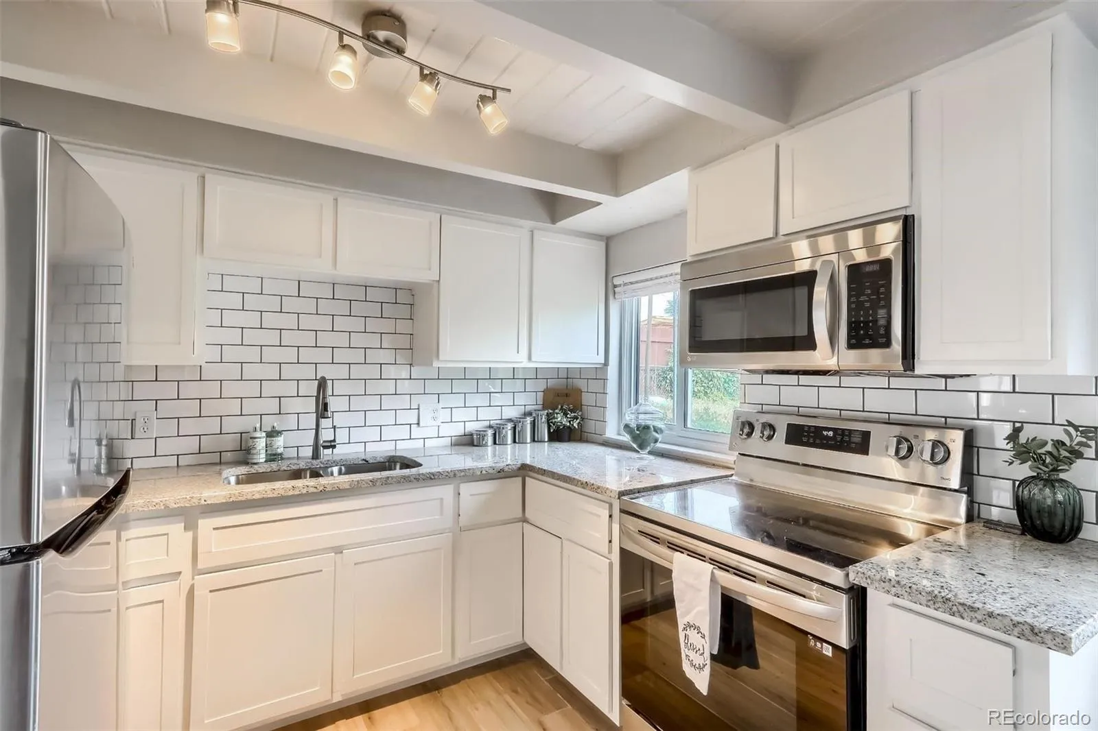 04152026224402 1600 1