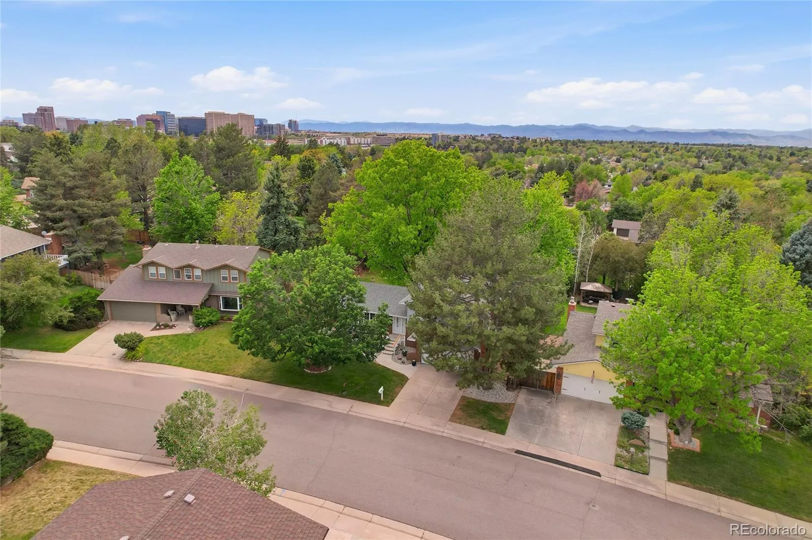 3945 S Willow Way Denver CO 80237 MLS #REC2267041 05232026092331 1600 1