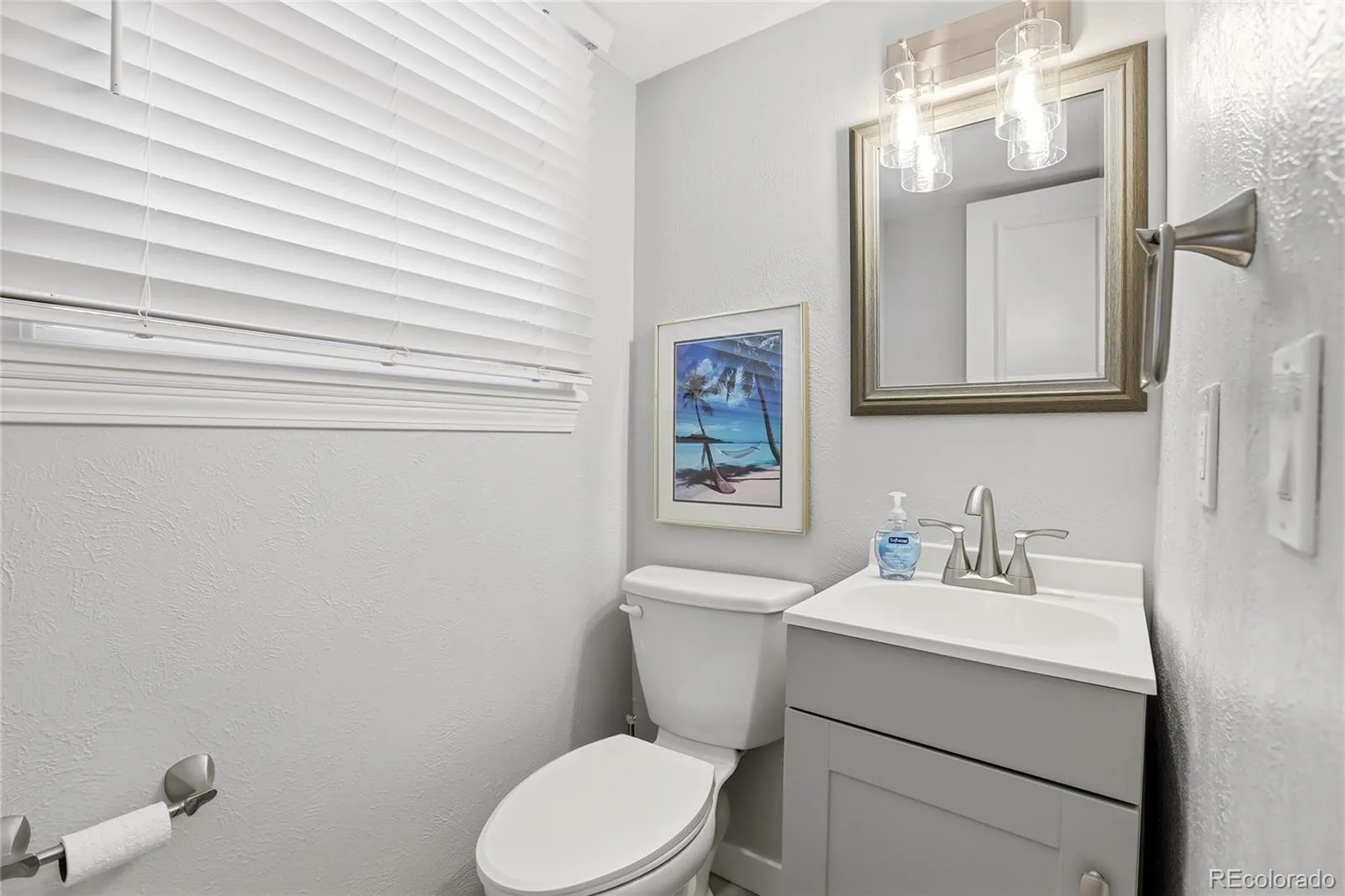 3945 S Willow Way Denver CO 80237 MLS #REC2267041 05232026092331 1600 17