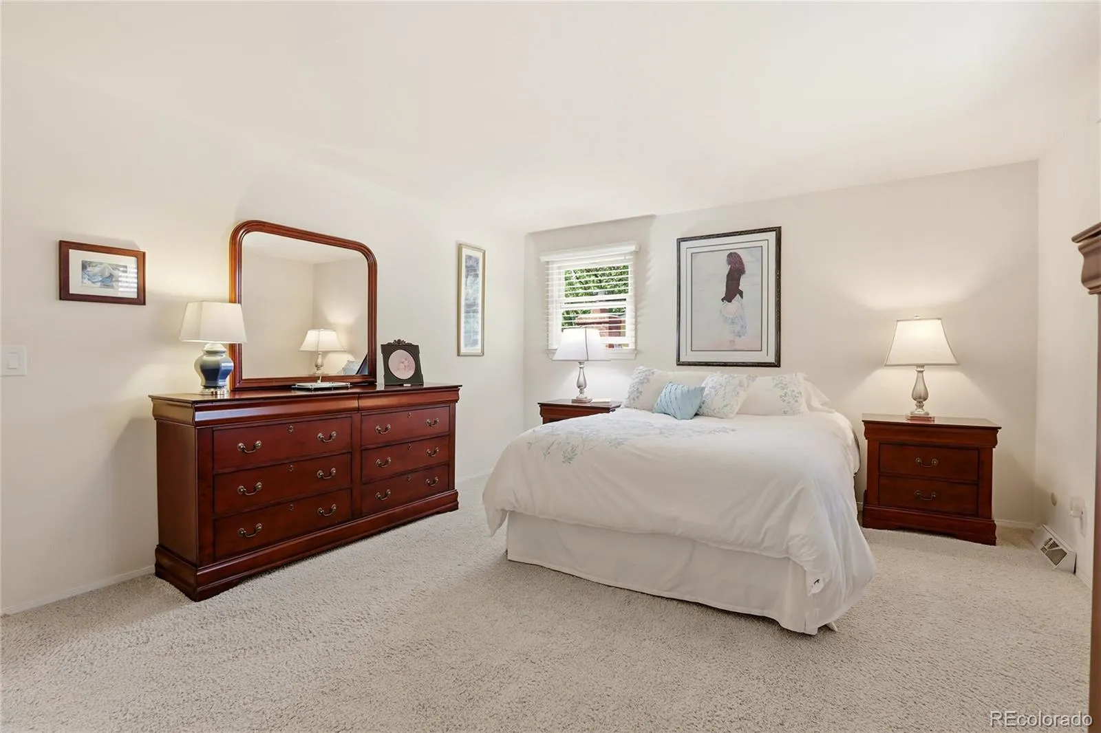 3945 S Willow Way Denver CO 80237 MLS #REC2267041 05232026092331 1600 18