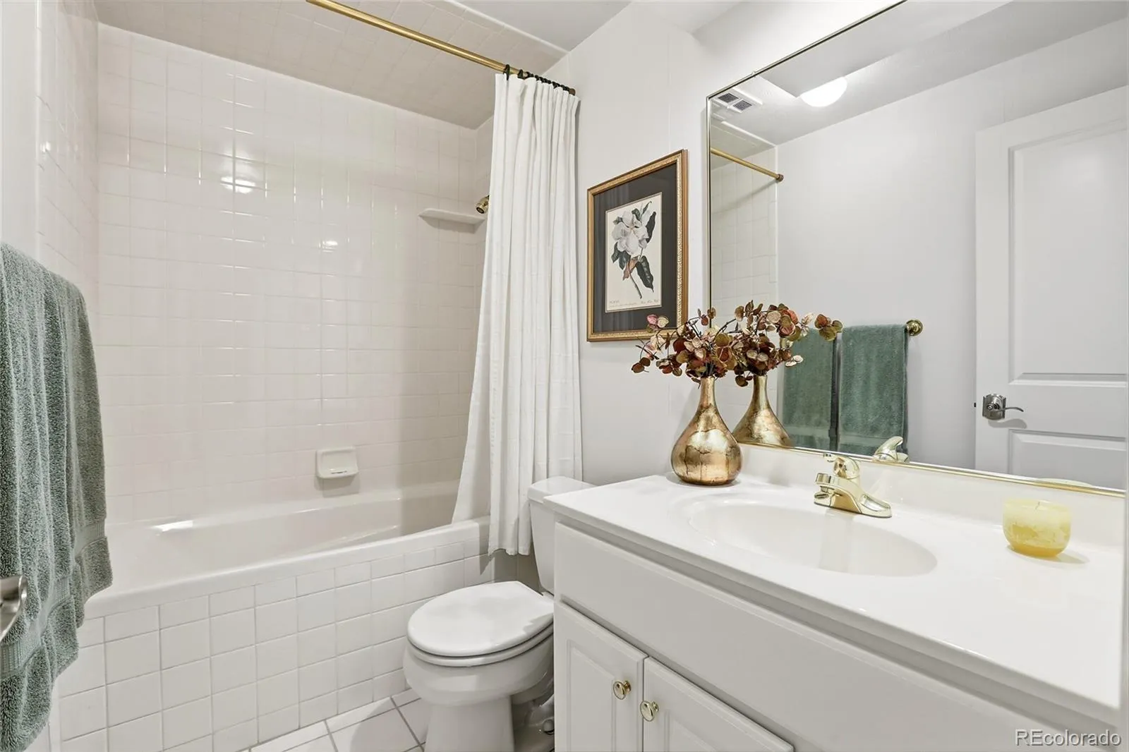3945 S Willow Way Denver CO 80237 MLS #REC2267041 05232026092331 1600 22