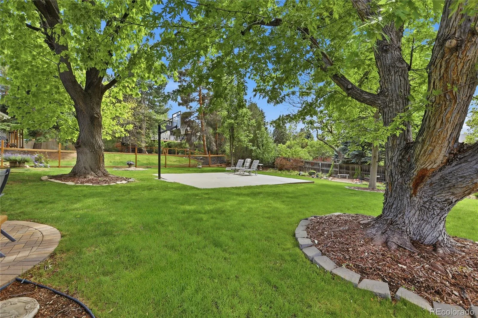 3945 S Willow Way Denver CO 80237 MLS #REC2267041 05232026092331 1600 29