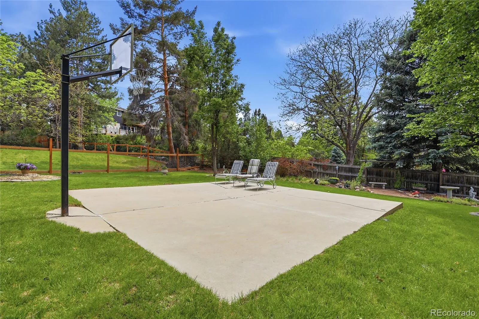 3945 S Willow Way Denver CO 80237 MLS #REC2267041 05232026092331 1600 30