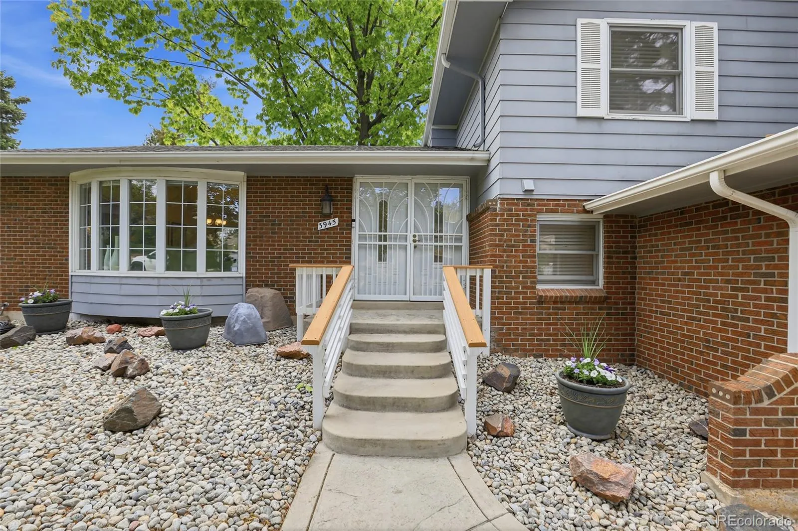 3945 S Willow Way Denver CO 80237 MLS #REC2267041 05232026092331 1600 4