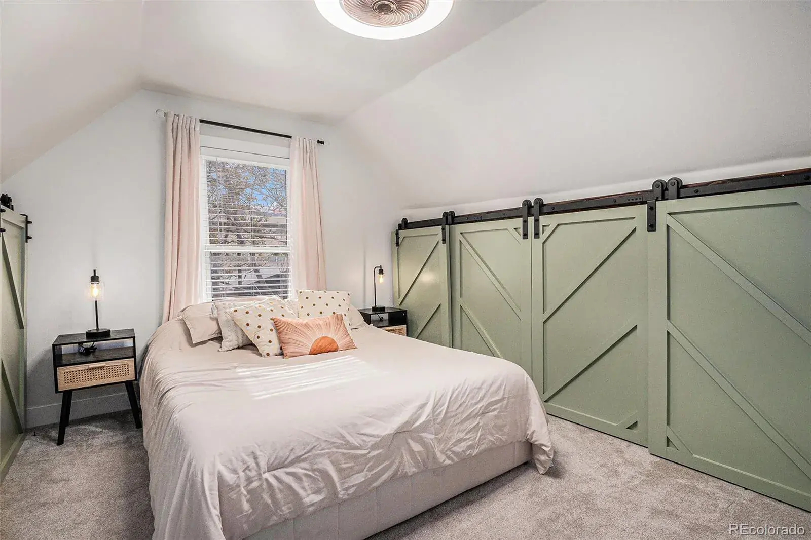 12062025003838 1600 11