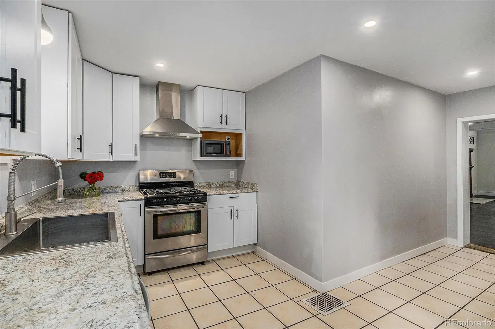 12062025003838 1600 13