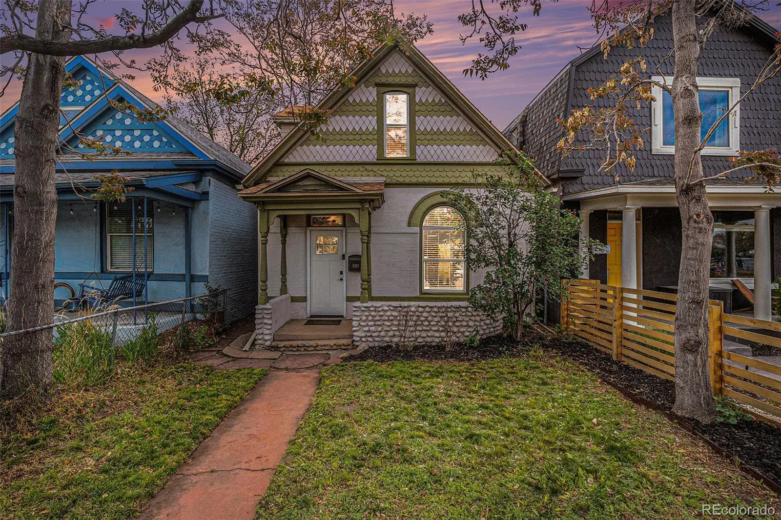 12062025003838 1600 21