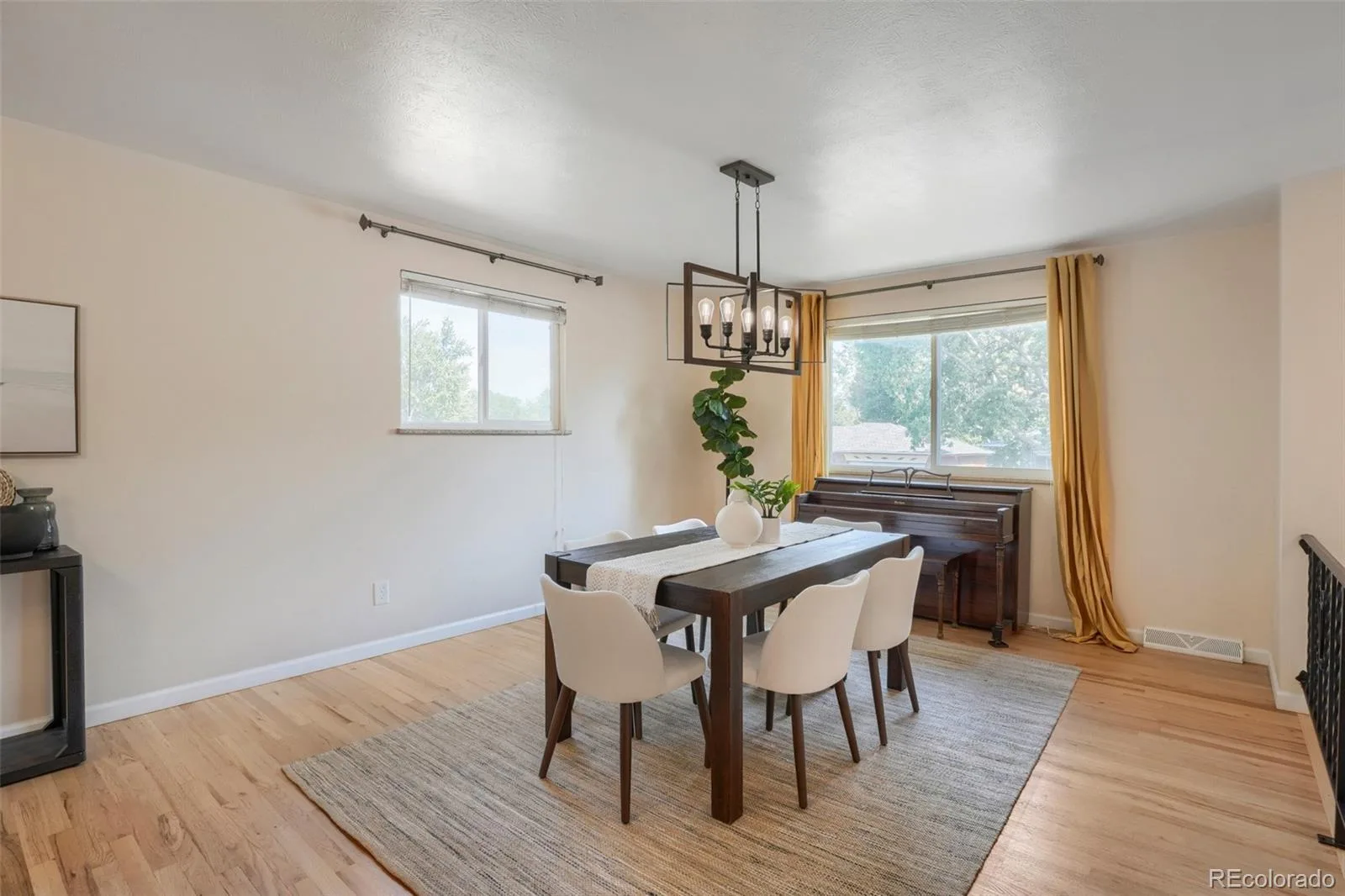 1323 S Dudley Street Lakewood CO 80232 | MLS #REC2275418 10092026170133 1600 21