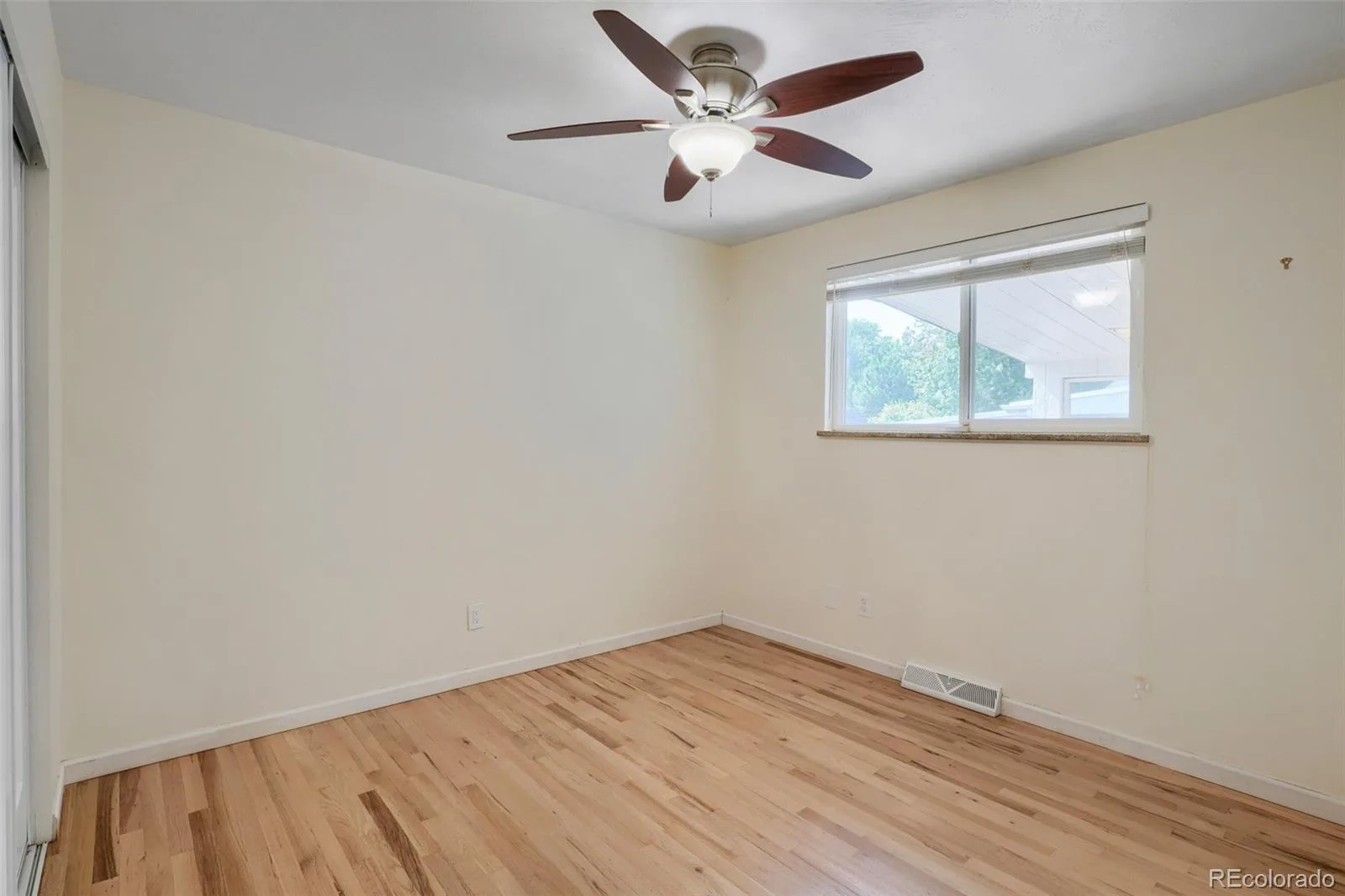 1323 S Dudley Street Lakewood CO 80232 | MLS #REC2275418 10092026170133 1600 24