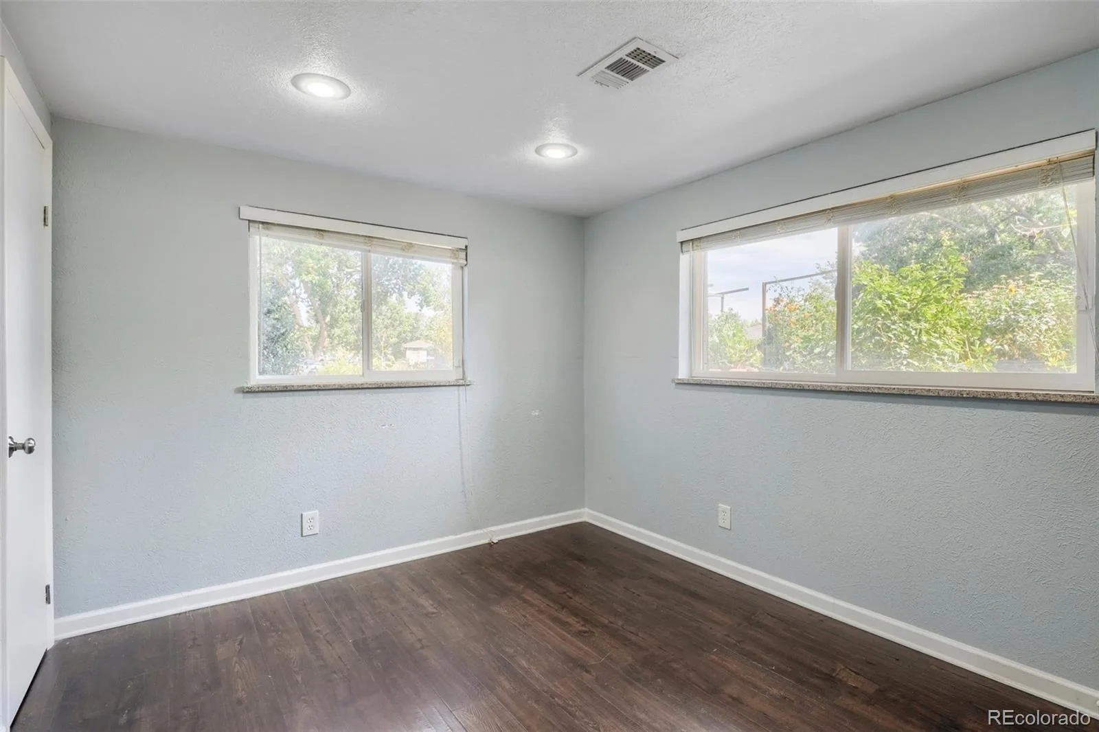 1323 S Dudley Street Lakewood CO 80232 | MLS #REC2275418 10092026170133 1600 29
