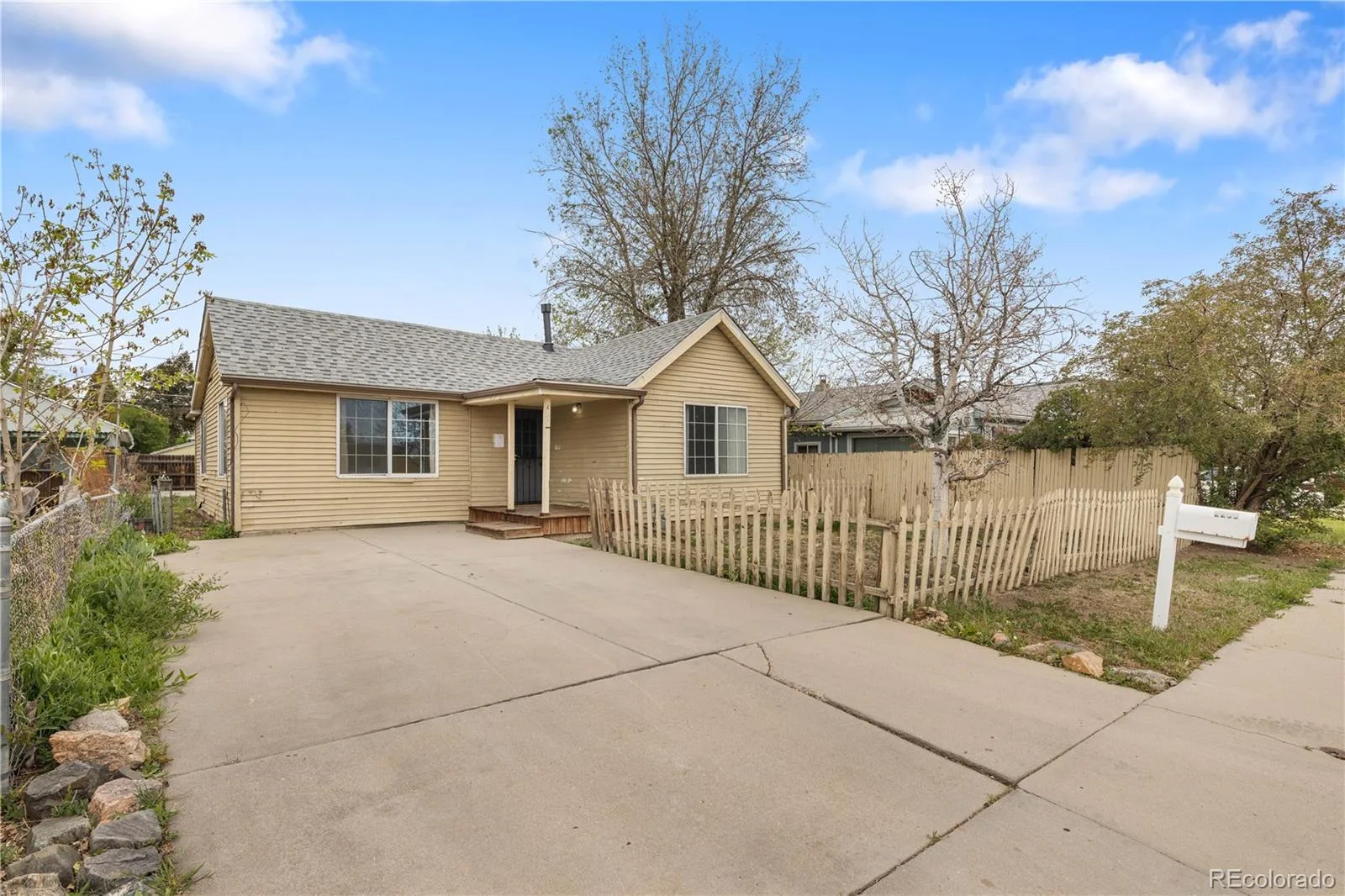 2233 S Fox Street Denver CO 80223 MLS #REC2276005 06092026023824 1600 0