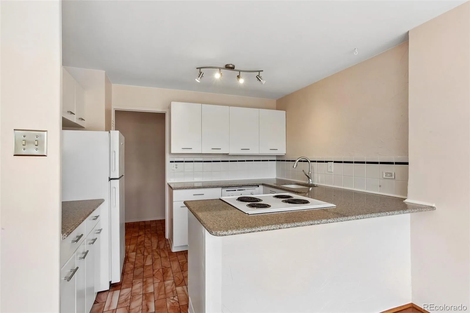 888 N Logan Street #5G Denver CO 80203 | MLS #REC2277253 07222026222041 1600 13