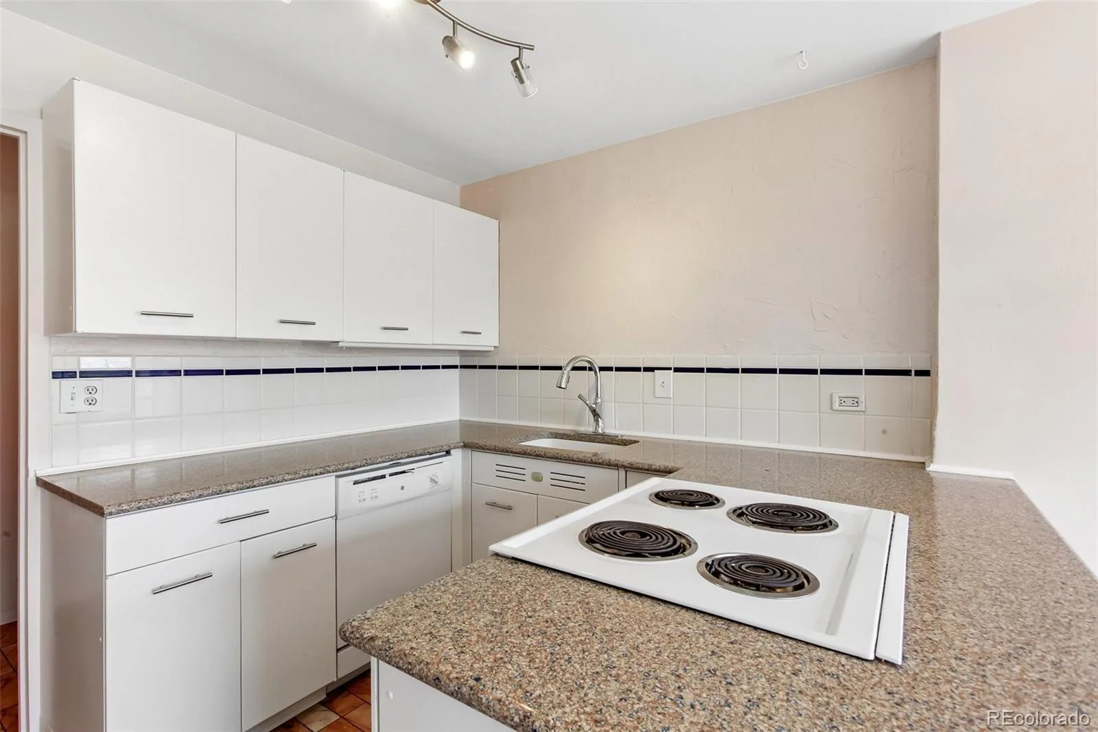 888 N Logan Street #5G Denver CO 80203 | MLS #REC2277253 07222026222041 1600 14