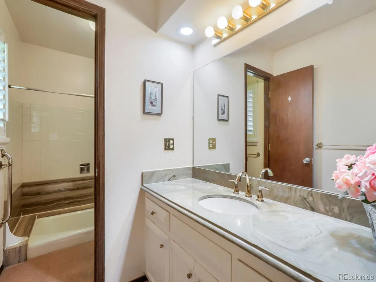3293 S Oneida Way Denver CO 80224 | MLS #REC2284871 08212026192932 1200 11