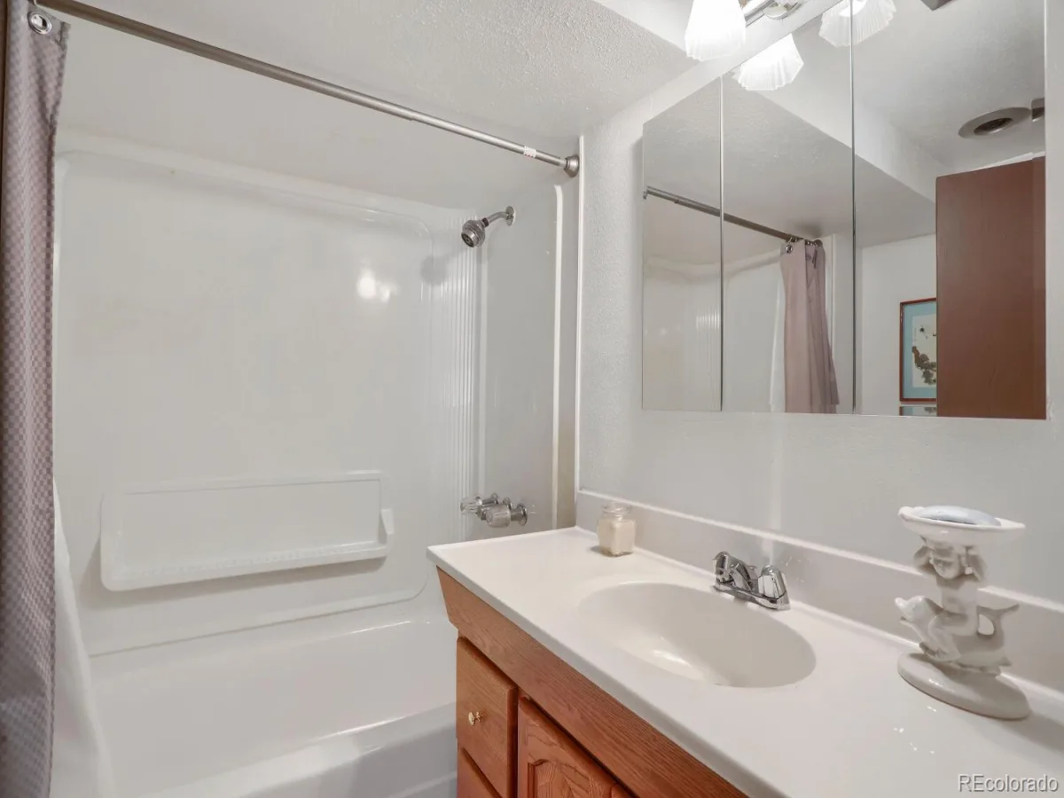3293 S Oneida Way Denver CO 80224 | MLS #REC2284871 08212026192932 1200 18