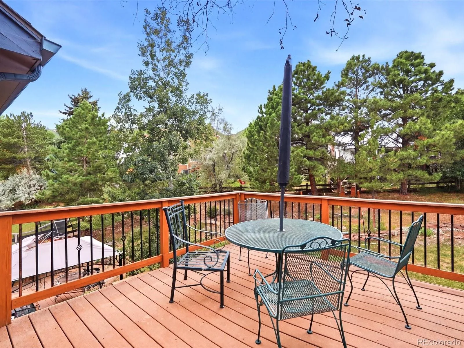 7 Periwinkle Littleton CO 80127 | MLS #REC2285893 08012026020441 1600 27
