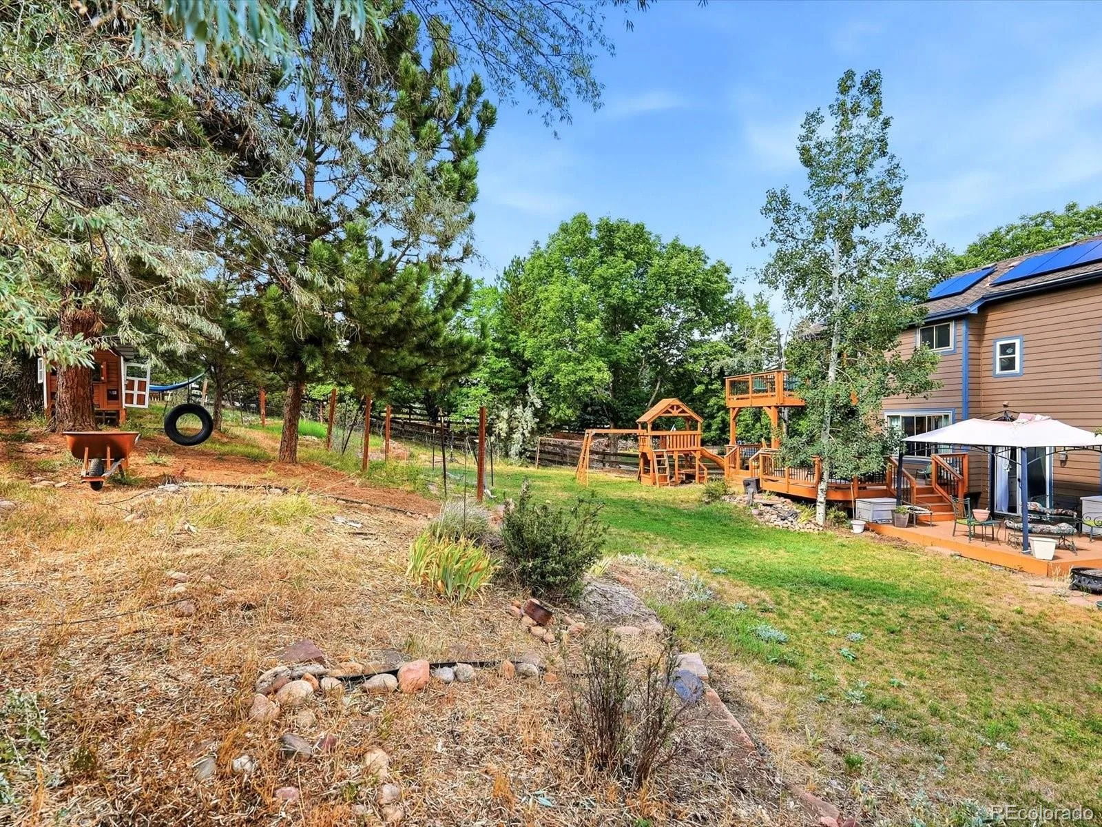 7 Periwinkle Littleton CO 80127 | MLS #REC2285893 08012026020441 1600 28