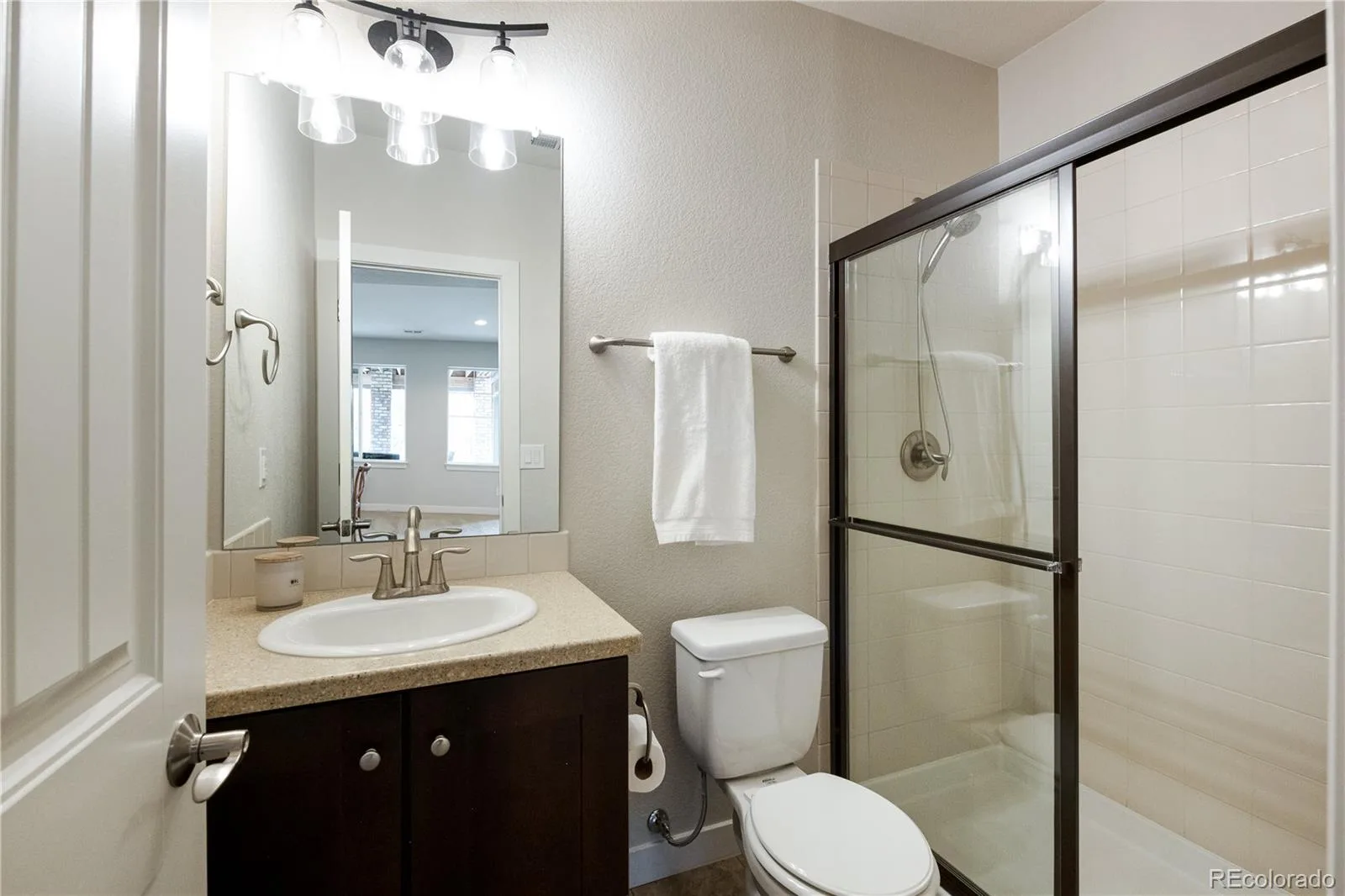 6888 S Riverwood Way Aurora CO 80016 MLS #REC2286192 06102026032544 1600 32
