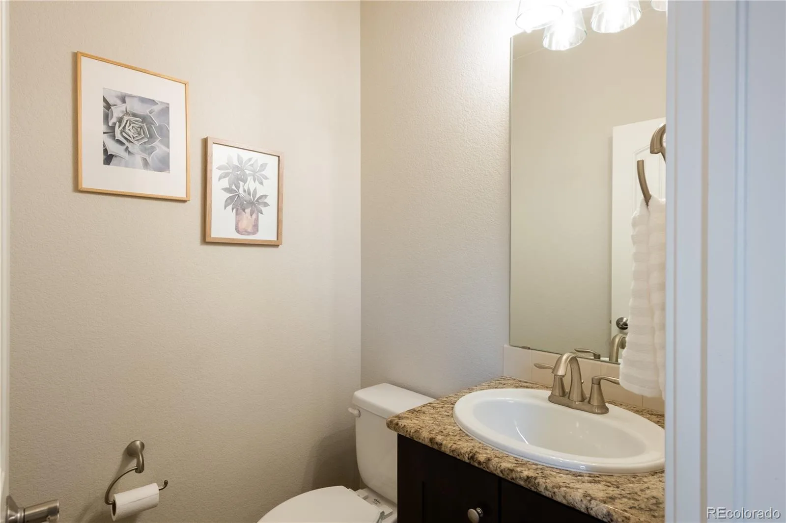 6888 S Riverwood Way Aurora CO 80016 MLS #REC2286192 06102026032544 1600 5