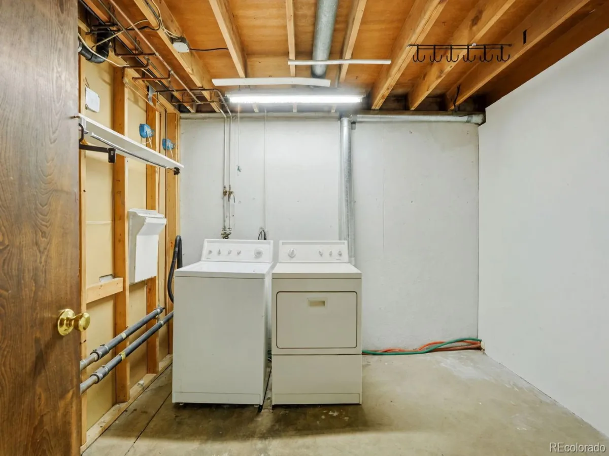 194 S Reed Street Lakewood CO 80226 | MLS #REC2290304 10132026191247 1200 31