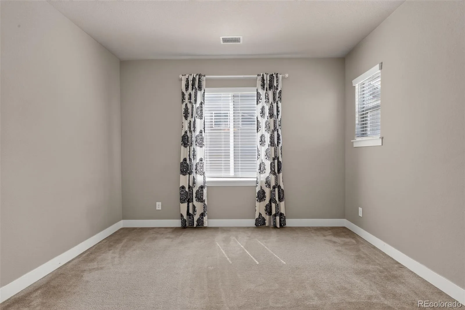 25586 E Alder Drive Aurora CO 80016 MLS #REC2290784 07012026171617 1600 17