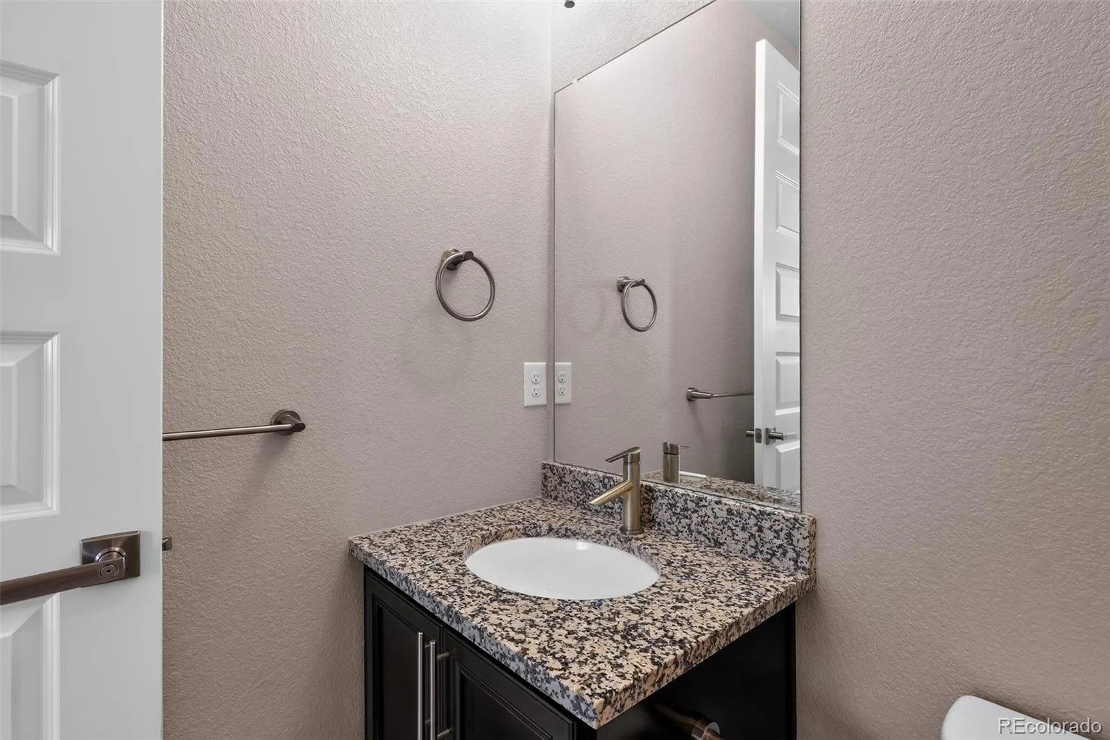25586 E Alder Drive Aurora CO 80016 MLS #REC2290784 07012026171617 1600 28
