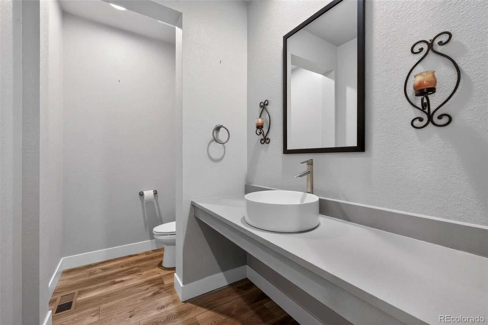 25586 E Alder Drive Aurora CO 80016 MLS #REC2290784 07012026171617 1600 29
