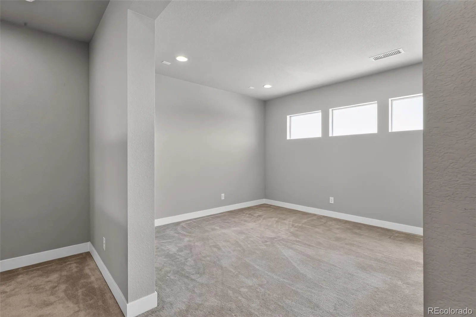 25586 E Alder Drive Aurora CO 80016 MLS #REC2290784 07012026171617 1600 32