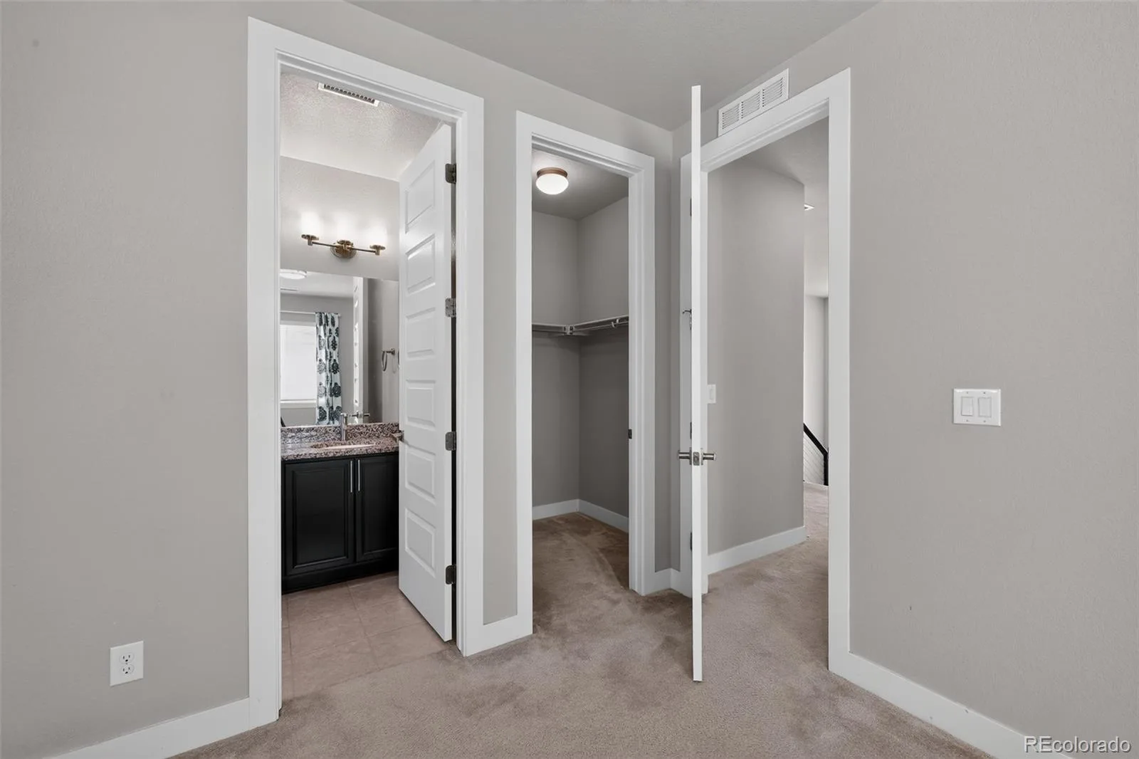 25586 E Alder Drive Aurora CO 80016 MLS #REC2290784 07012026171617 1600 34
