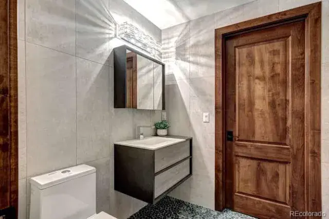 11042025020555 640 37