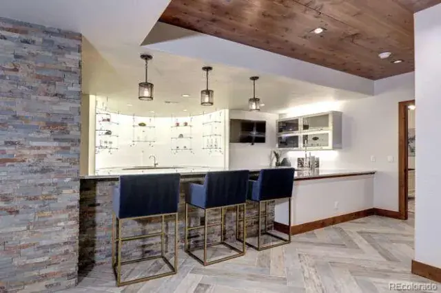 11042025020555 640 40