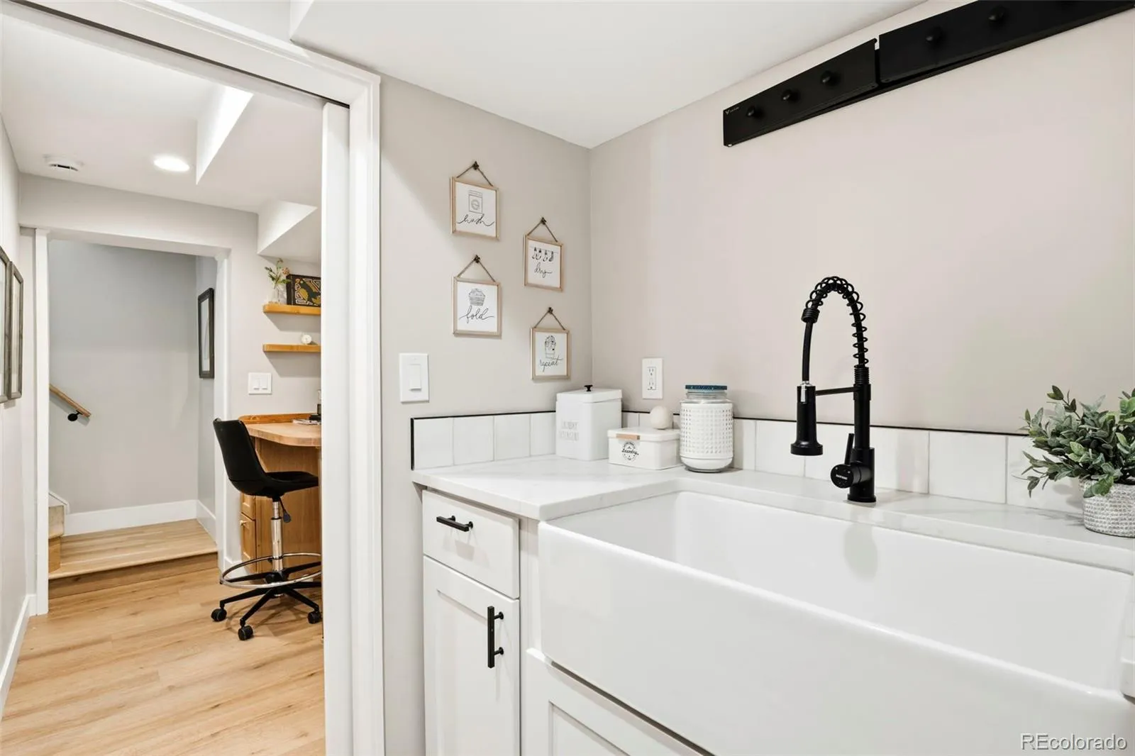 04152026172315 1600 30