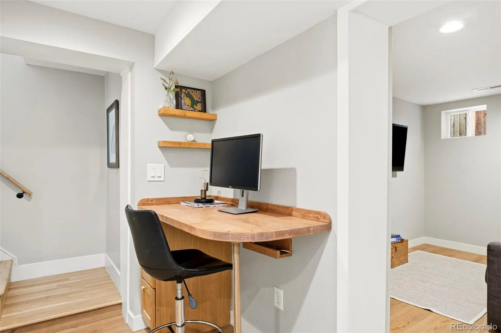 04152026172315 1600 32